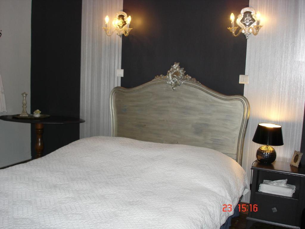 Logis Hotel Domaine Du Moulin Saint-Avold Rum bild